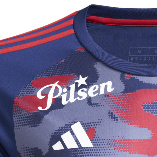 Camiseta third Kit 2024 detalle logo adidas