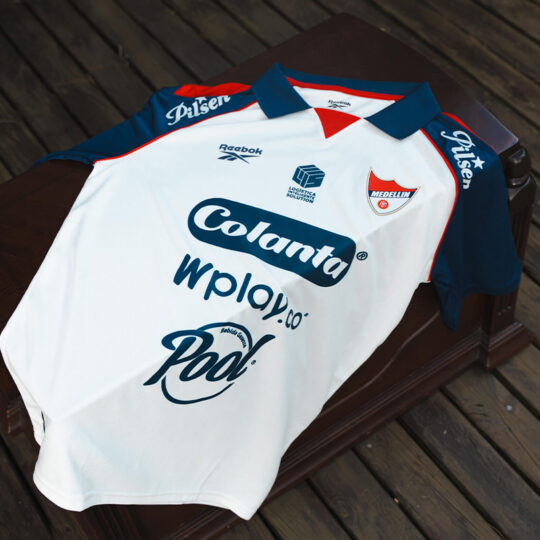 camiseta reebok blanca