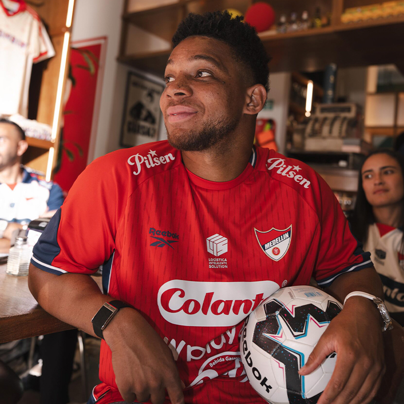 camiseta roja fabra